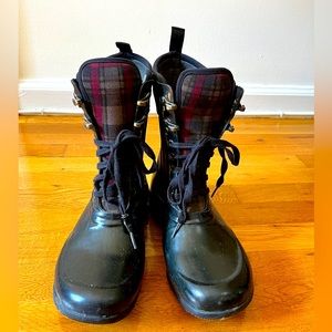 Bogs Waterproof Boots in Sidney Plaid, size 8